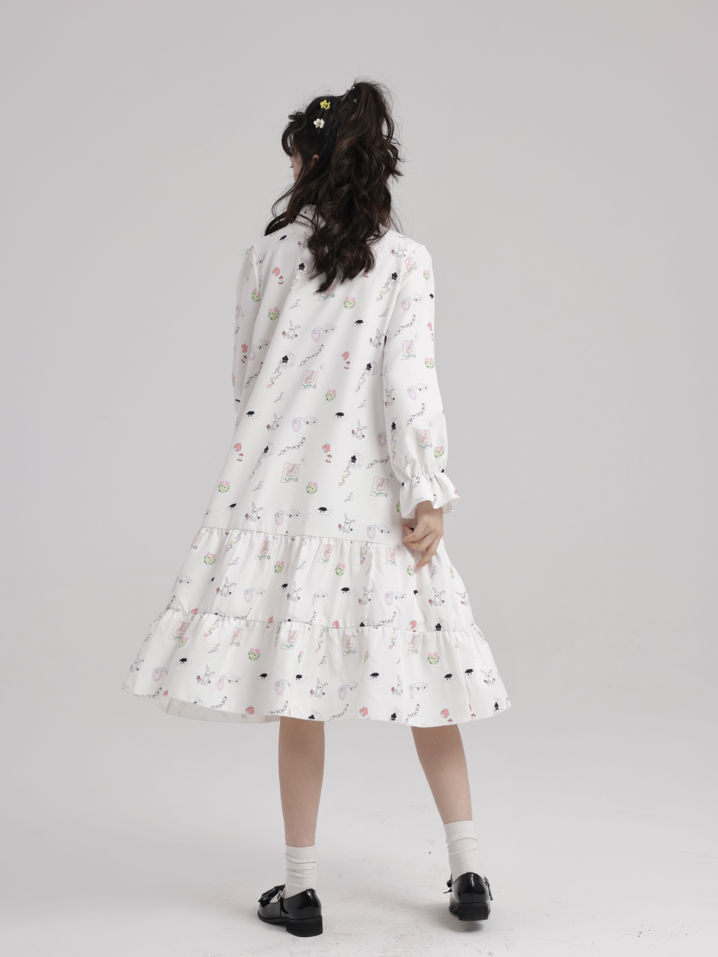 White all-over print dress