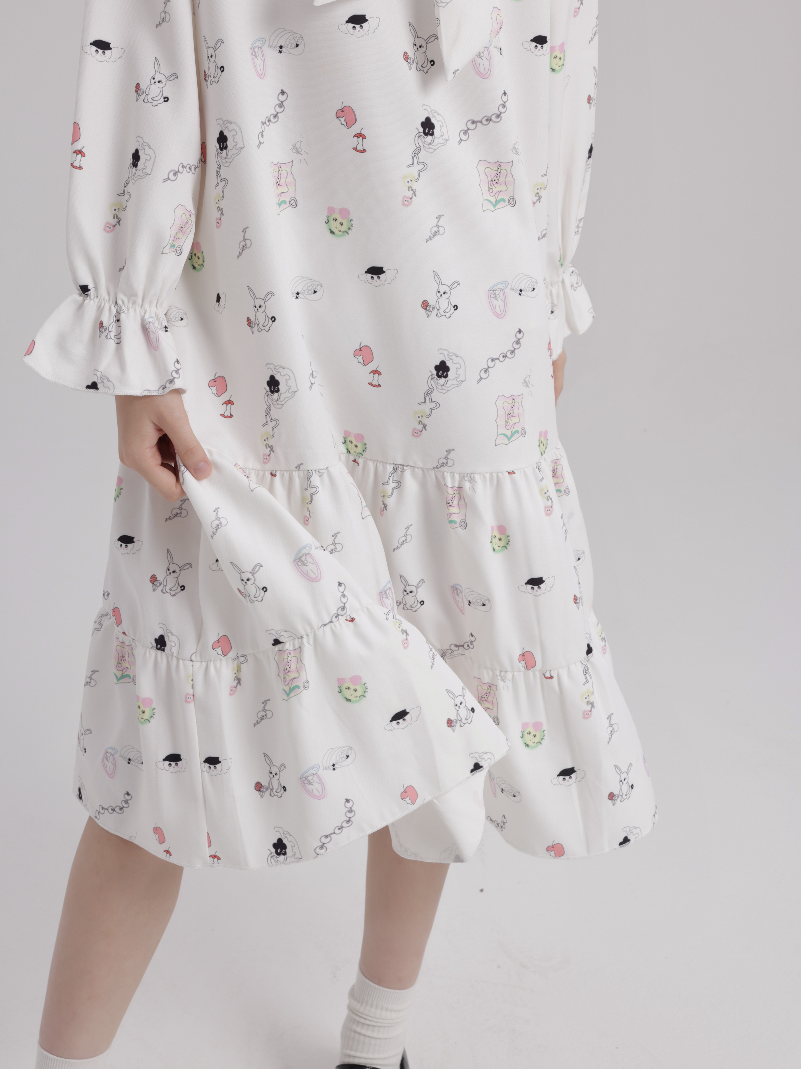 White all-over print dress