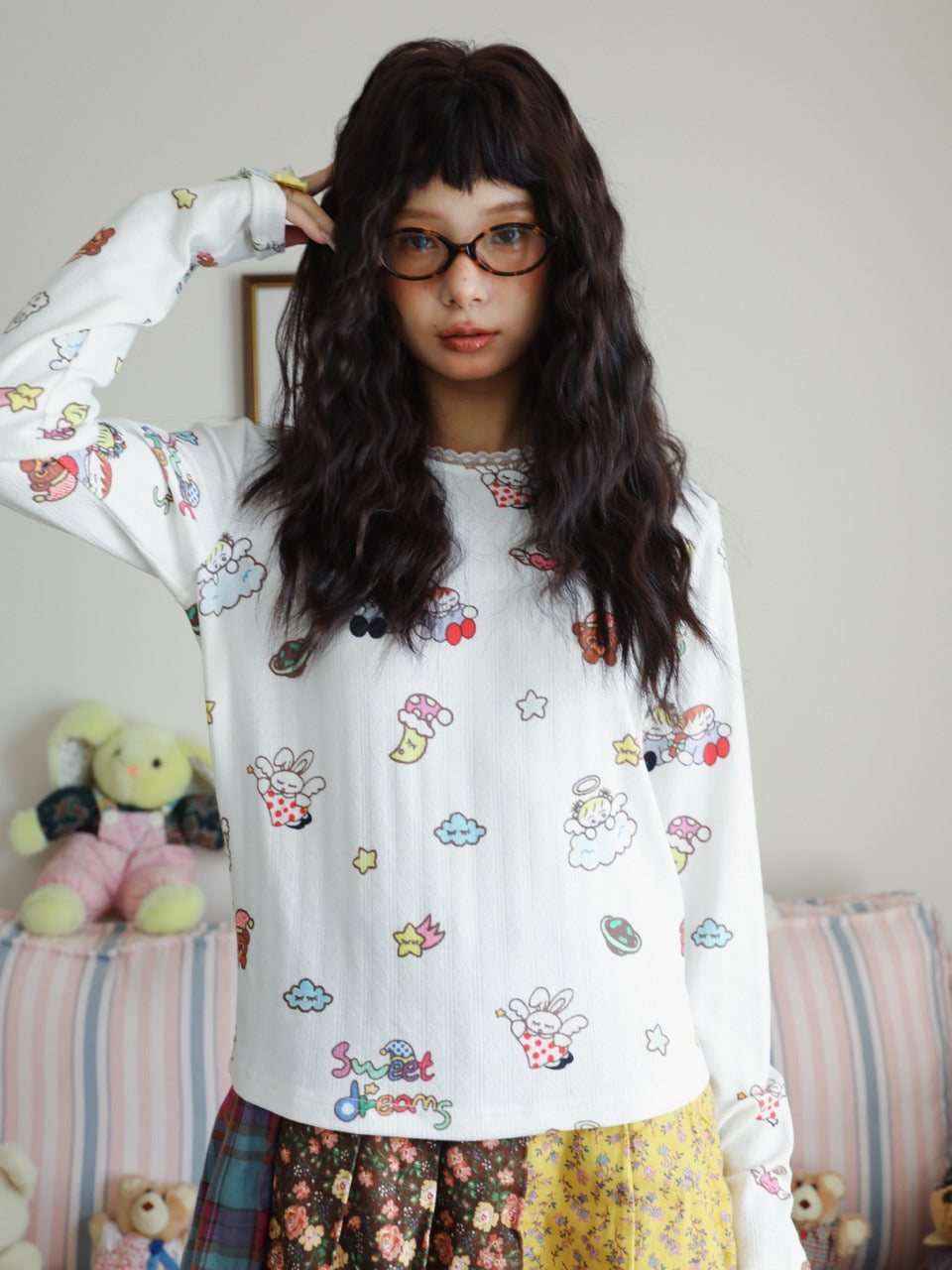 White base layer top with all-over print and lace trim