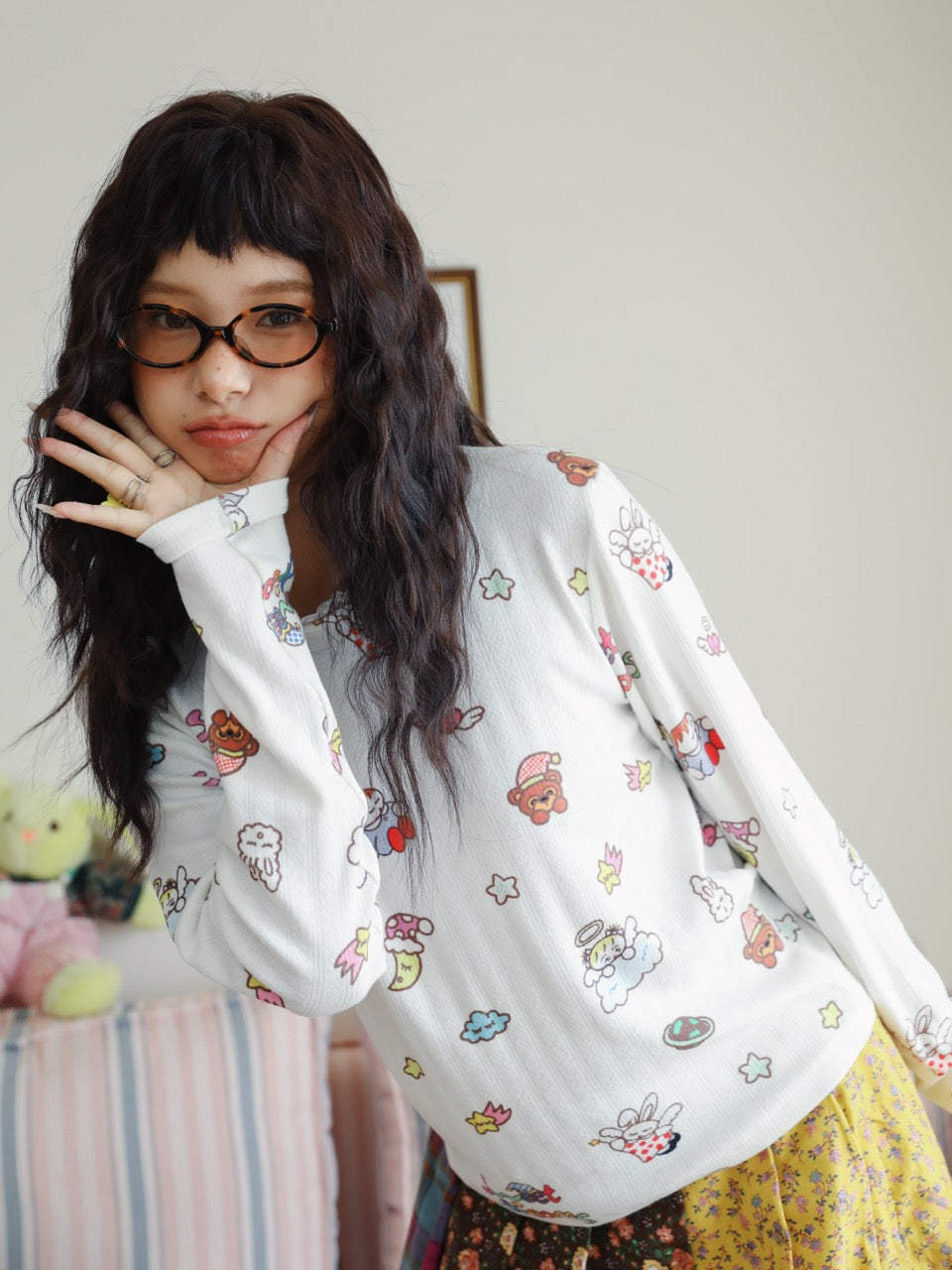 White base layer top with all-over print and lace trim