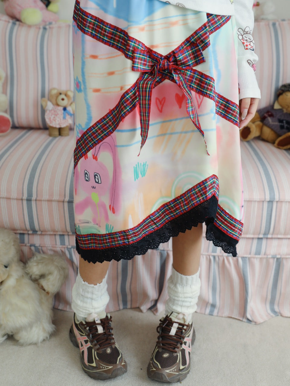 Illustrated lace midi skirt