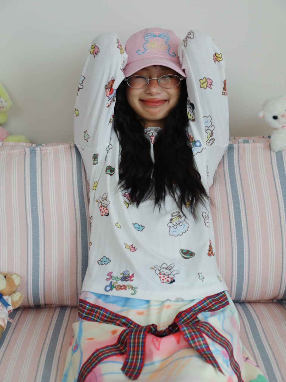 White base layer top with all-over print and lace trim