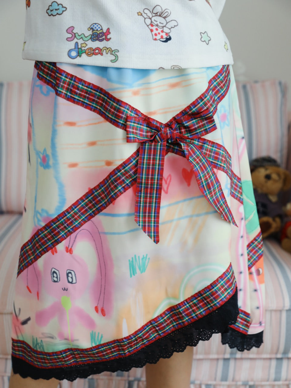 Illustrated lace midi skirt