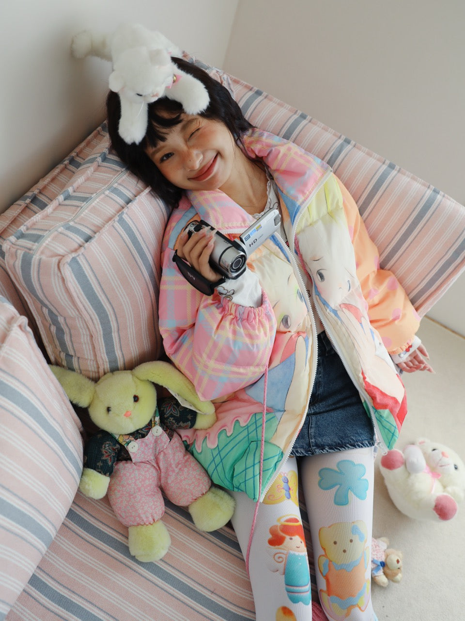 Color-block down jacket with a girl illustration